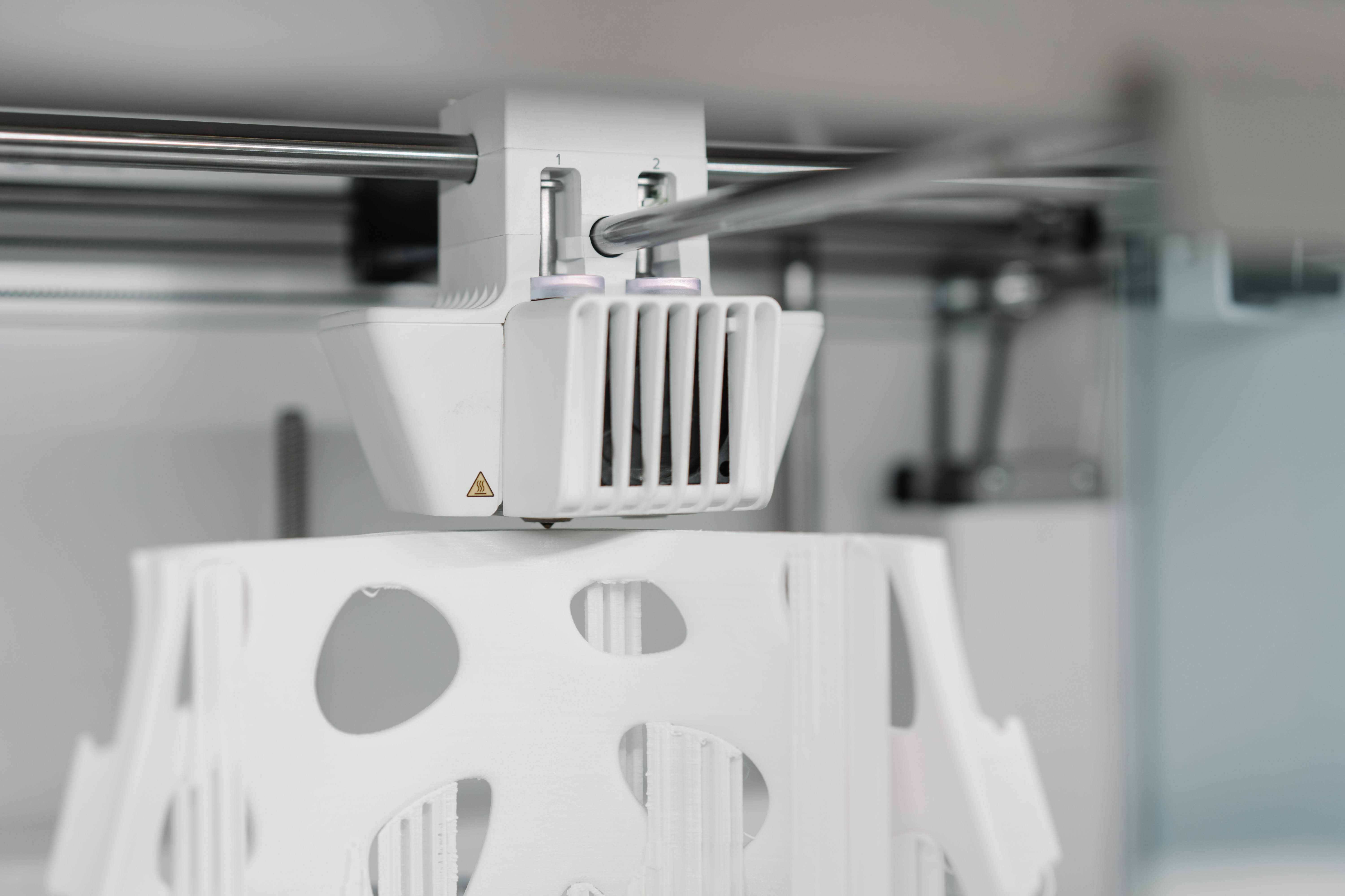 Aus dem Kompositmaterial druckt ein 3D-Drucker das Scaffold